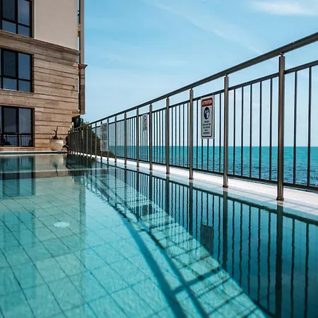 Апартхотел Cabacum Pleasure Beachfront 3*