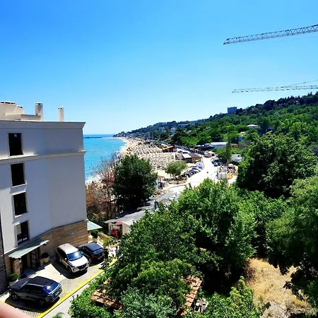 Apartmanhotel Cabacum Pleasure Beachfront - 50m To And Pool Várna
