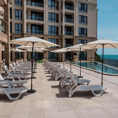 Cabacum Pleasure Beachfront - 50m To And Pool Lejlighedshotel Varna