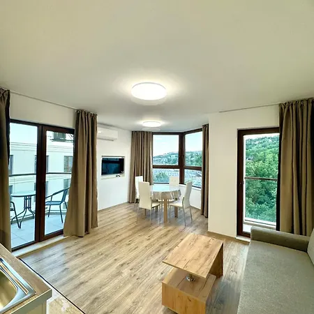 Lejlighedshotel Cabacum Pleasure Beachfront - 50m To And Pool Varna